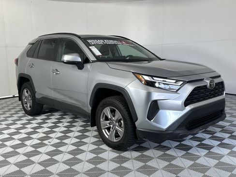Used 2024 Toyota RAV4 XLE w/ Convenience Package FWD image 2