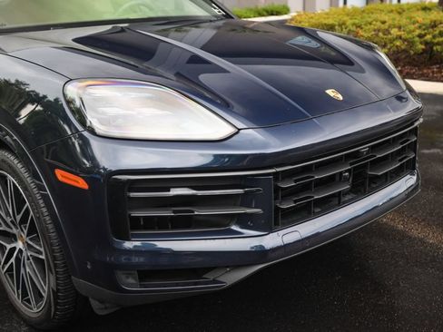 Used 2024 Porsche Cayenne Coupe AWD/4WD image 9