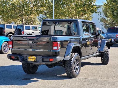 Used 2023 Jeep Gladiator Sport AWD/4WD image 4