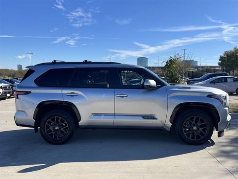Used 2025 Toyota Sequoia Platinum image 3