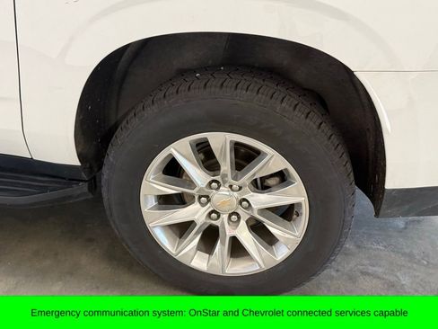 Used 2023 Chevrolet Suburban Premier image 9