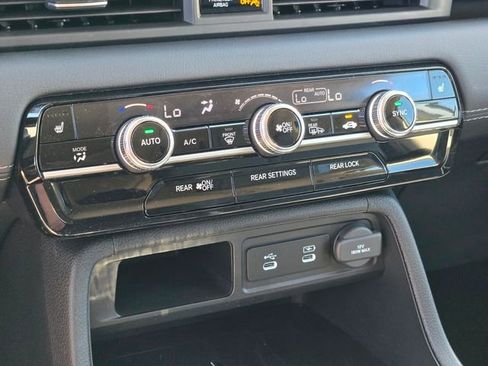 New 2026 Honda Pilot Touring image 16