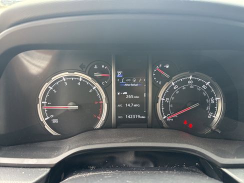 Used 2021 Toyota 4Runner TRD Off-Road Premium w/ Moonroof Package AWD/4WD image 21