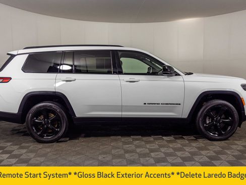 Used 2023 Jeep Grand Cherokee L Laredo image 16