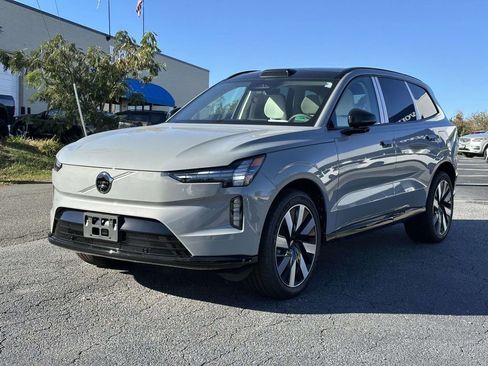 New 2025 Volvo EX90 Plus w/ Protection Package Premier image 21