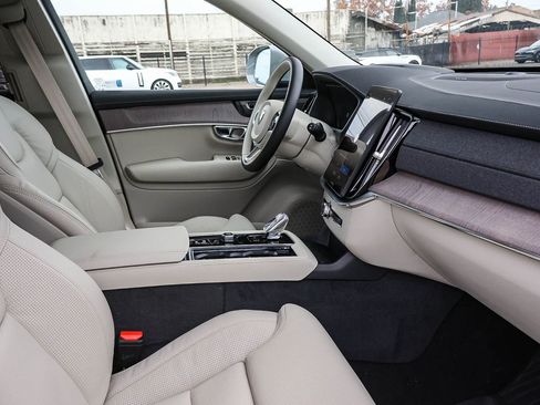 New 2026 Volvo XC90 T8 Ultra image 18