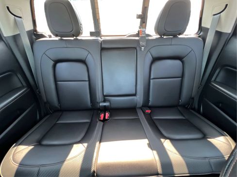 Used 2021 GMC Canyon AT4 w/ Driver Alert Package AWD/4WD image 18