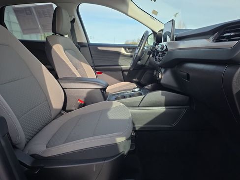 Used 2022 Ford Escape SE w/ Cold Weather Package image 15