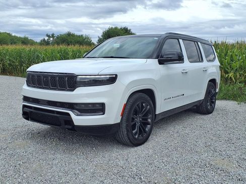 Used 2024 Jeep Grand Wagoneer Series III w/ Rear Seat Video Group 1 image 17