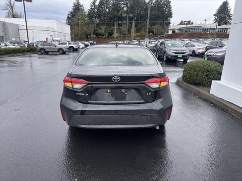 Certified 2022 Toyota Corolla LE w/ LE Premium Package image 5