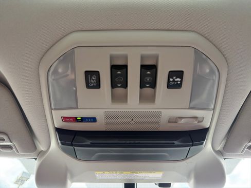 Used 2022 Subaru Ascent Touring w/ Popular Package #2A image 25