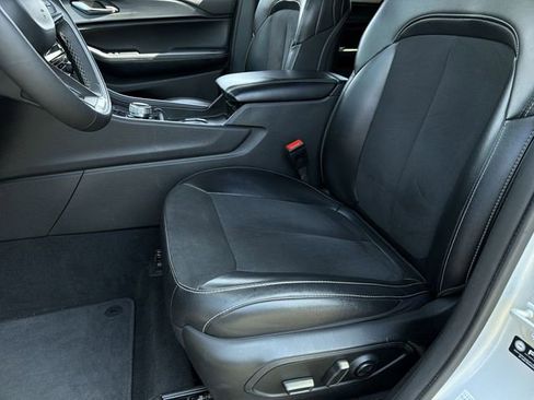 Used 2024 Jeep Grand Cherokee L Laredo image 23