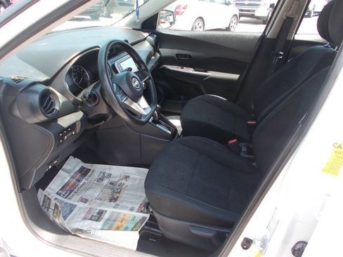 Used 2022 Nissan Kicks S FWD image 5