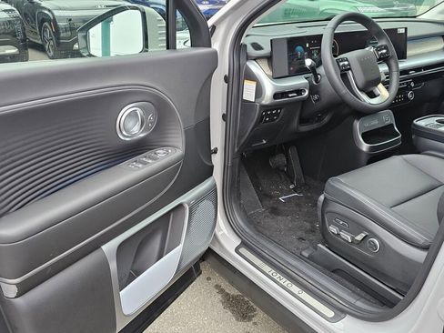 New 2026 Hyundai Ioniq 9 Limited image 17