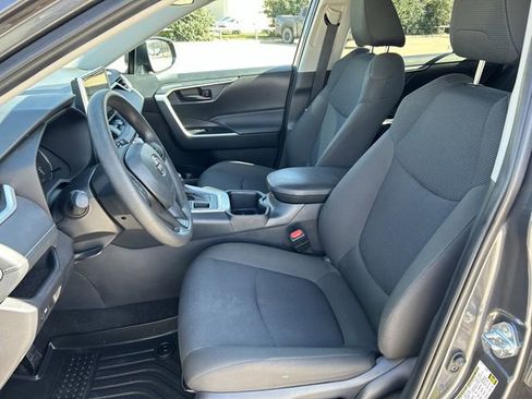 Certified 2025 Toyota RAV4 LE image 22