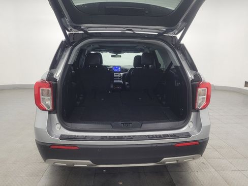 Used 2021 Ford Explorer XLT w/ Equipment Group 202A RWD image 29