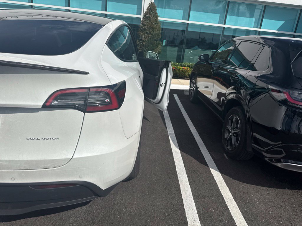 Used 2022 Tesla Model Y Performance AWD/4WD image 4