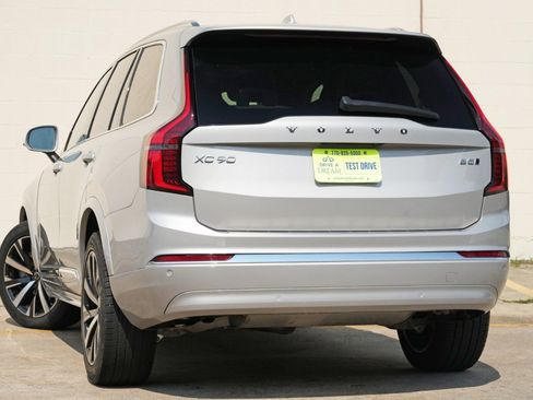 Used 2025 Volvo XC90 B5 Core w/ Protection Package Premier AWD/4WD image 6