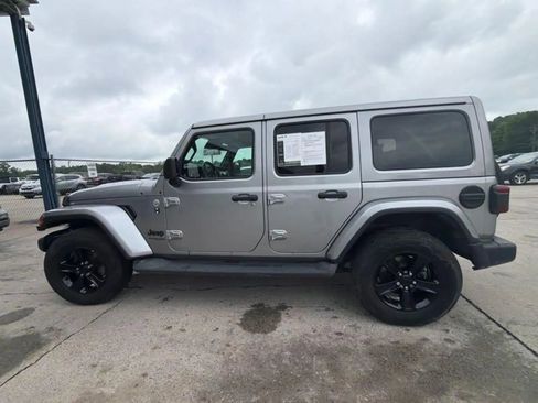 Used 2019 Jeep Wrangler Unlimited Sahara w/ Advanced Safety Group AWD/4WD image 13