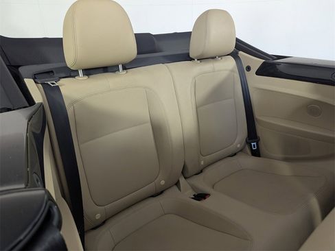 Used 2013 Volkswagen Beetle 2.5 image 22