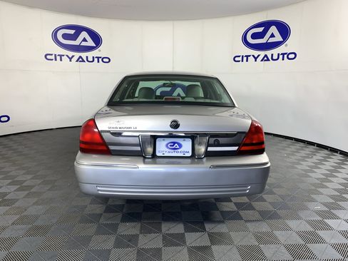 Used 2010 Mercury Grand Marquis LS RWD image 4