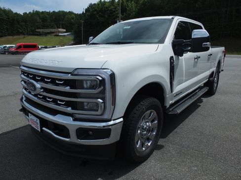 New 2025 Ford F250 Lariat w/ Chrome Package image 7