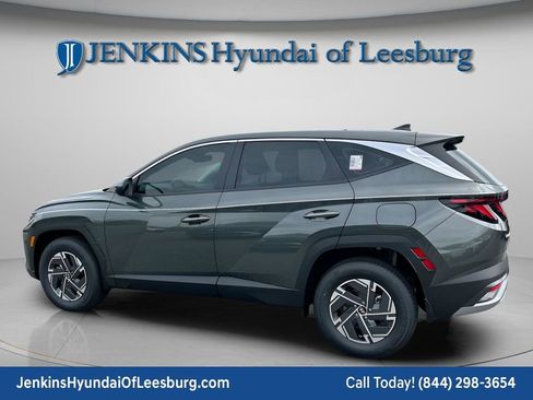 New 2026 Hyundai Tucson Blue SE image 8