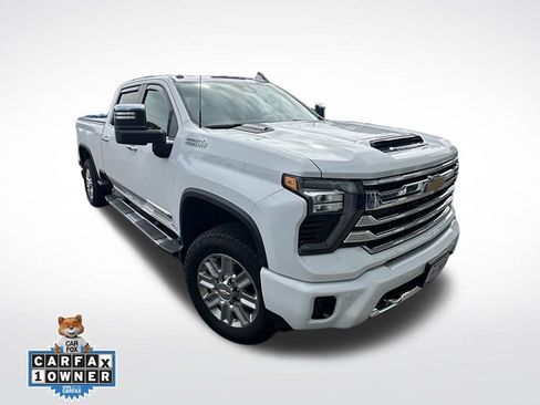 Used 2025 Chevrolet Silverado 3500 High Country w/ Technology Package AWD/4WD image 2