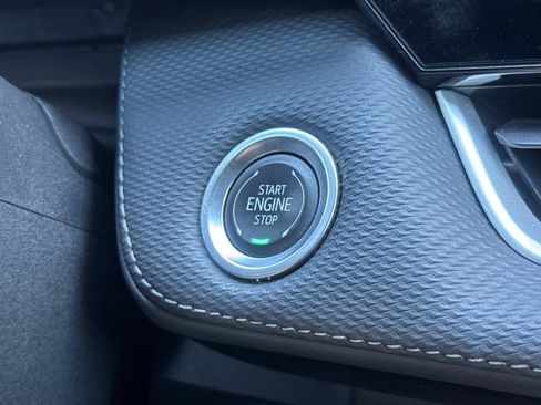 Used 2025 Chevrolet Equinox LT w/ Convenience Package II FWD image 31