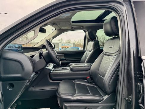 Used 2025 Ford Expedition Max Platinum image 26