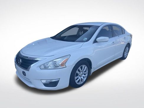 Used 2015 Nissan Altima 2.5 S w/ Power Driver Seat Package FWD image 3