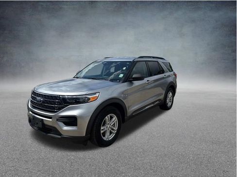 Used 2021 Ford Explorer XLT RWD image 3