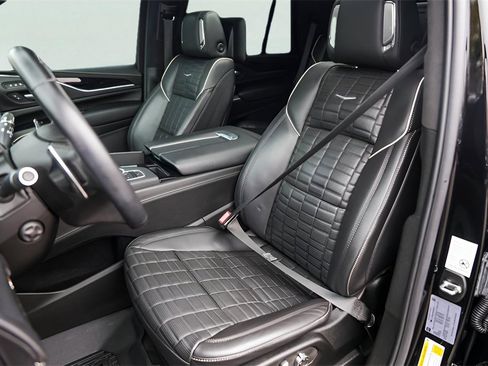 Used 2023 Cadillac Escalade V w/ LPO, ONYX Package image 10