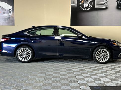 Used 2020 Lexus ES 350 w/ Luxury Package image 3