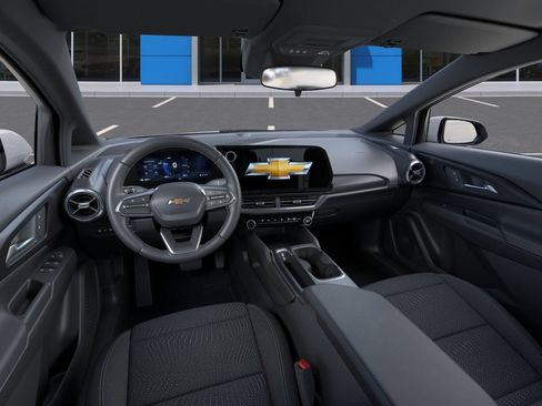 New 2026 Chevrolet Equinox EV LT w/ Comfort Package AWD/4WD image 16