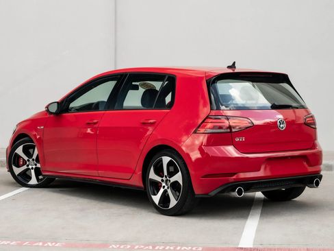 Used 2018 Volkswagen GTI SE image 10