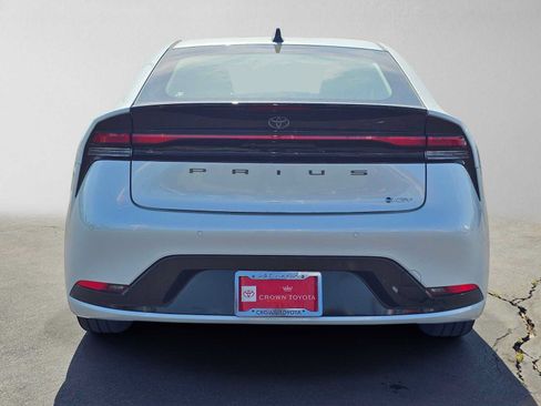 Certified 2026 Toyota Prius XLE FWD image 4