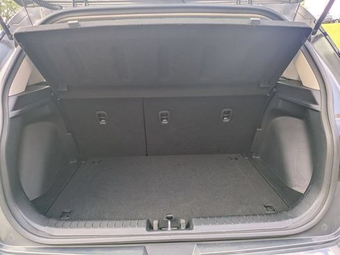 Used 2025 Hyundai Venue SEL FWD image 29