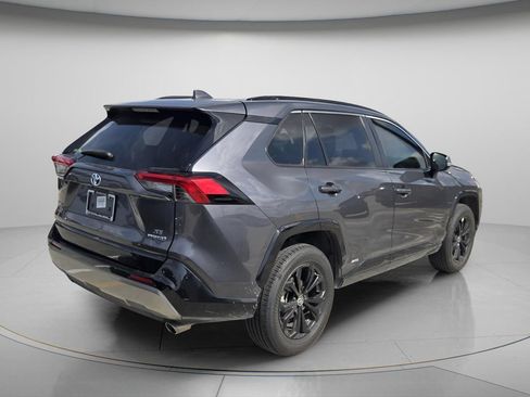 Used 2023 Toyota RAV4 SE AWD/4WD image 4
