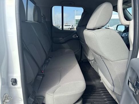 Used 2020 Nissan Frontier SV RWD image 14