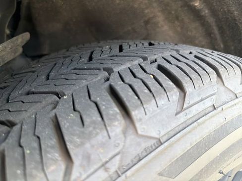 Used 2020 Ford Explorer XLT w/ Comfort Package RWD image 10