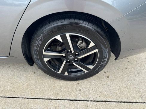 Used 2024 Nissan Sentra SV FWD image 11