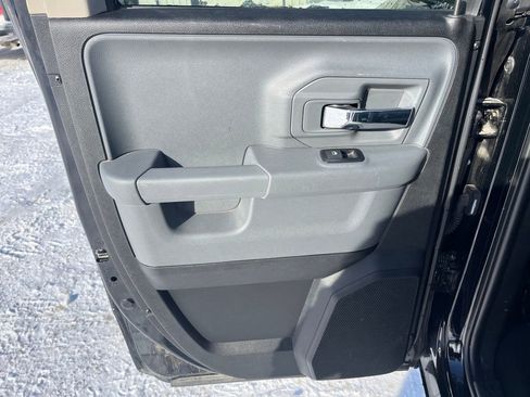 Used 2024 RAM 1500 Classic SLT image 28