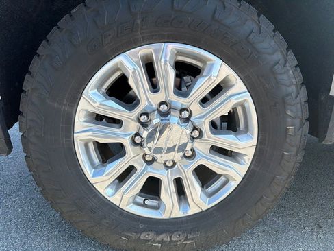 Used 2022 GMC Sierra 3500 Denali w/ Denali Ultimate Package AWD/4WD image 22