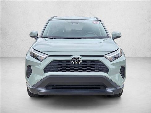 Used 2022 Toyota RAV4 XLE image 2