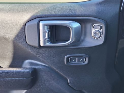 Used 2022 Jeep Gladiator Mojave image 15