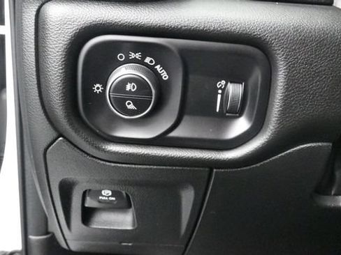 Used 2023 RAM 1500 Big Horn AWD/4WD image 24