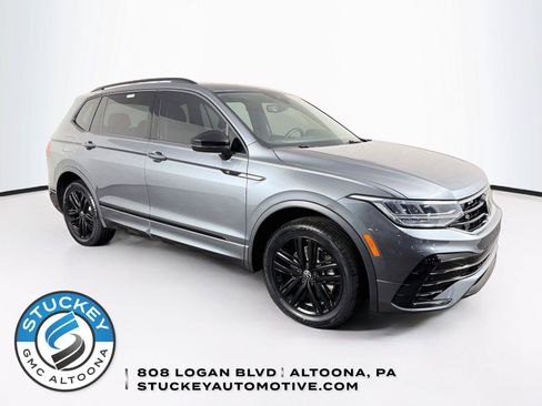 Used 2022 Volkswagen Tiguan SE R-Line AWD/4WD image 1