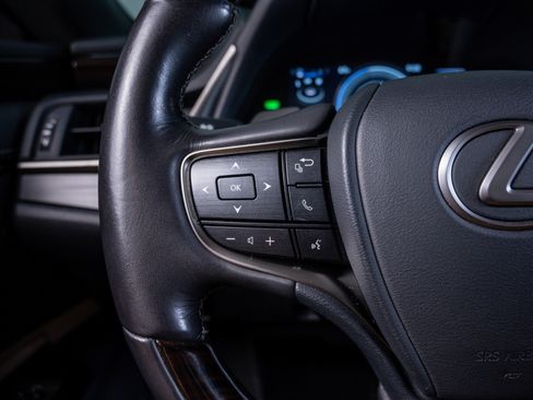 Used 2019 Lexus ES 300h image 19