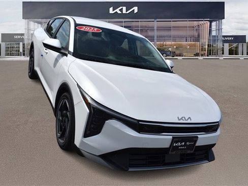 New 2025 Kia K4 EX image 9